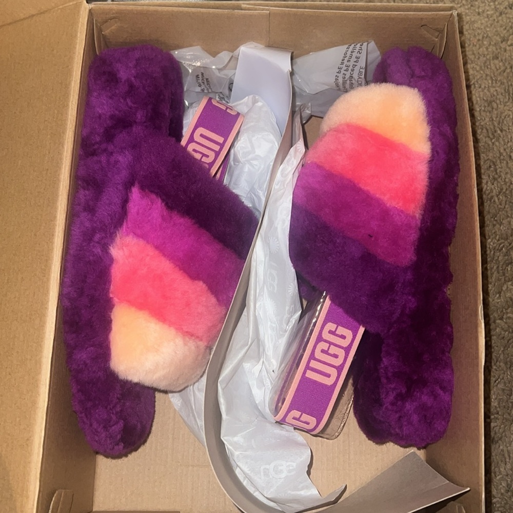 BRAND NEW UGG Fluff Yea Slide